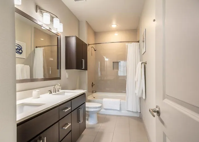 Landing Modern With Amazing Amenities Apartment
