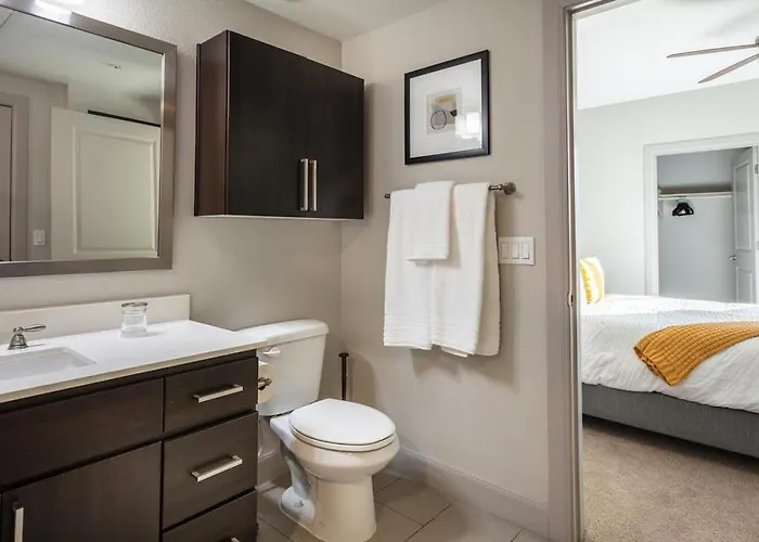 Apartment Landing Modern With Amazing Amenities Chandler