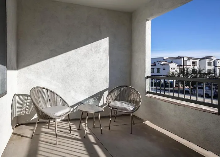 Landing Modern With Amazing Amenities *